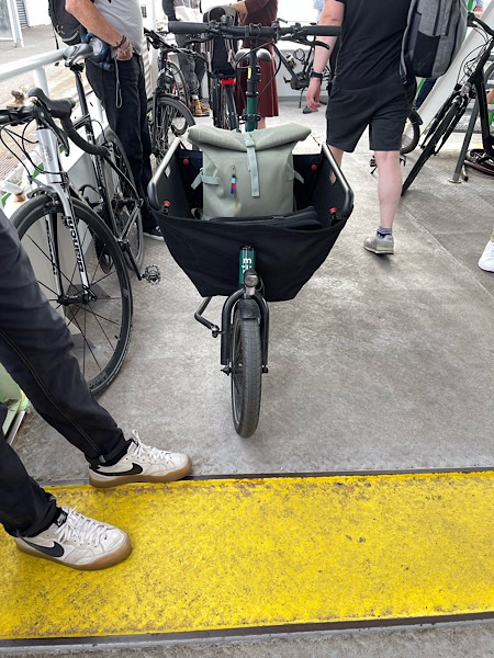 Lastenrad auf einer Fähre
