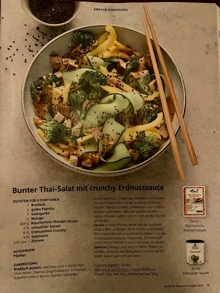 Foto vom Rezept für Mango-Gurken Salat aus dem Alnatura Heft