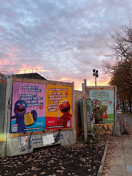 Werbeplakate zur e-Schrott-Entsorgung mit Figuren aus der Muppet-Show